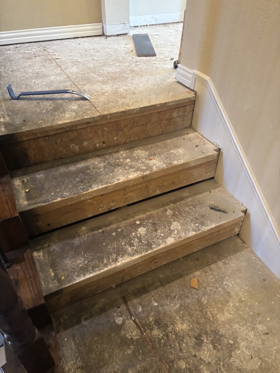 hardwood-flooring-stairs-before-installation