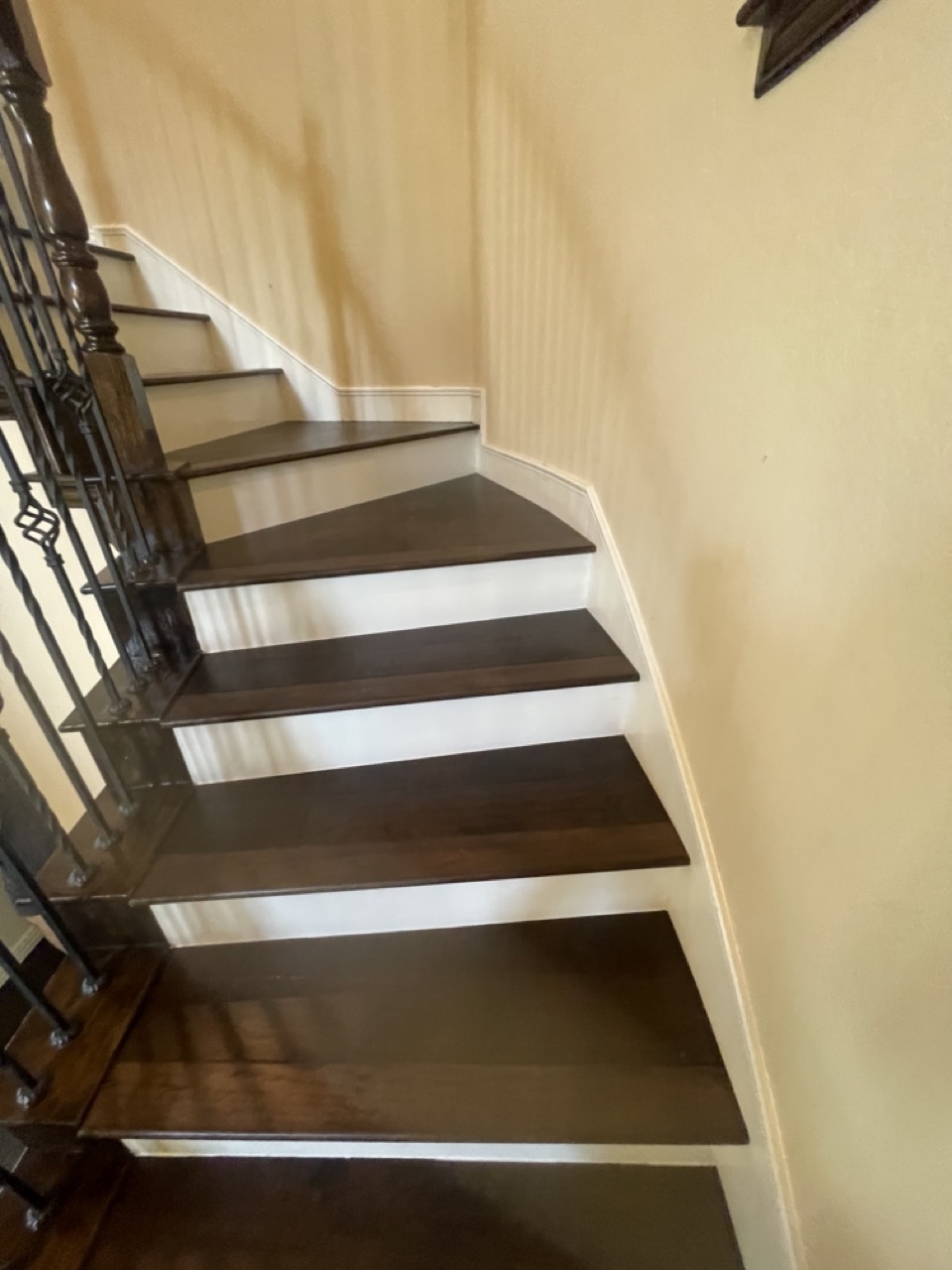 hardwood-flooring-stair-2